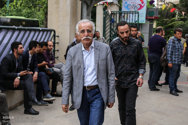 مراسم سومین روز درگذشت ناصر چشم آذر