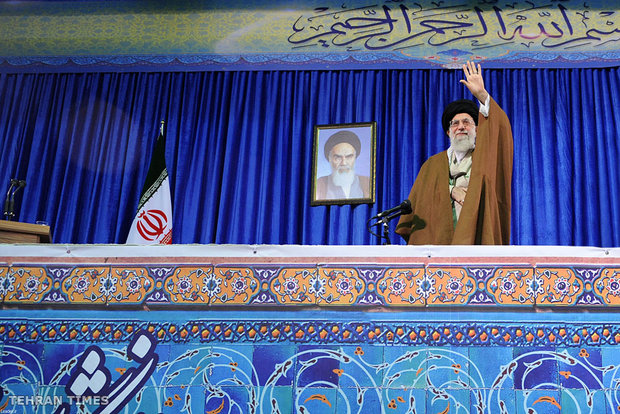 Ayatollah Khamenei meets with teachers and university staff on Teachers Week