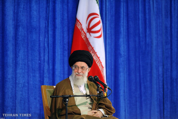 Ayatollah Khamenei meets with teachers and university staff on Teachers Week