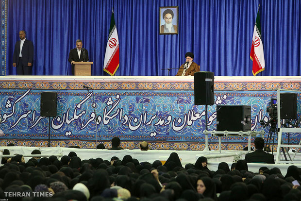 Ayatollah Khamenei meets with teachers and university staff on Teachers Week