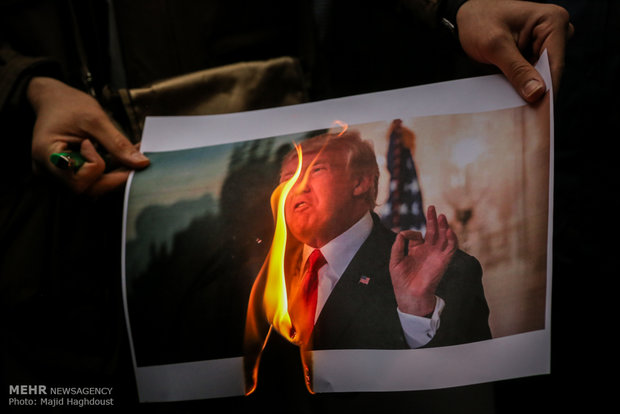 Tahran'da Trump karşıtı protesto