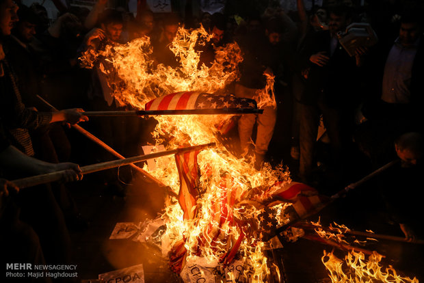 Tahran'da Trump karşıtı protesto