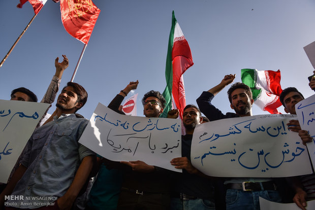 تظاهرات ضداستکباری مردم شیراز برگزار شد