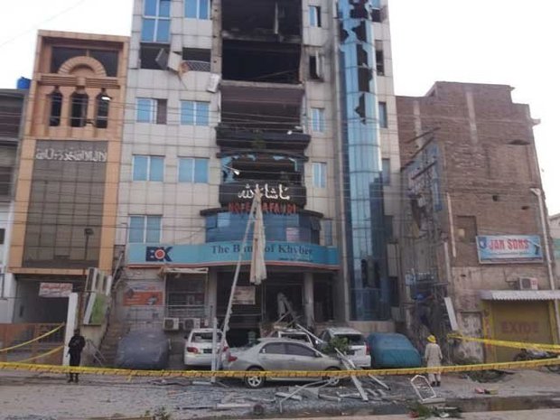 پشاور میں ایک ہوٹل میں دھماکے کے نتیجے میں 5 افراد ہلاک