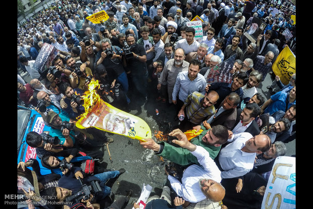 Ayatollah Khatami leads Tehran Friday prayers 