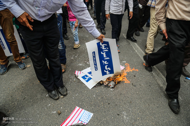 تظاهرات حاشدة في اهواز تشجب انسحاب امريكا من الاتفاق النووي