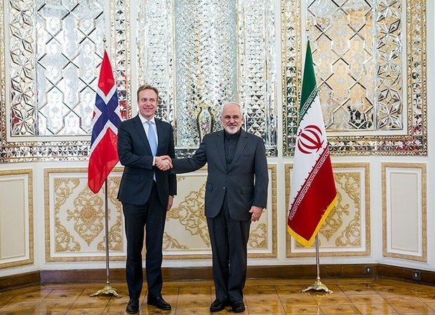 Zarif discuss JCPOA on phone with Japanese, Norwegian FMs 