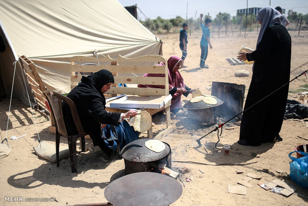 مشاركة النساء الفلسطينيات في مظاهرة ضد اسرائيل