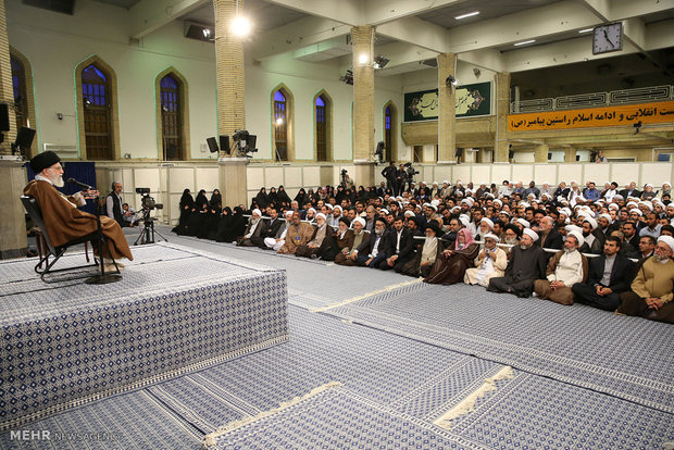 Leader receives participants at the International Congress on the Role of Shia in the Advent and Advancement of Islamic Sciences 