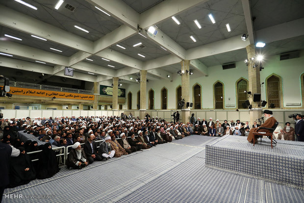 Leader receives participants at the International Congress on the Role of Shia in the Advent and Advancement of Islamic Sciences 