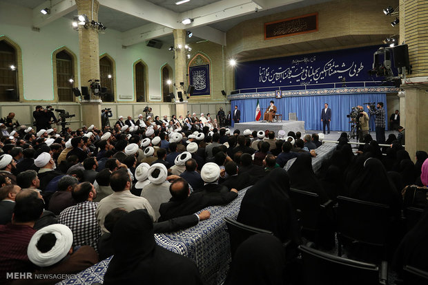 Leader receives participants at the International Congress on the Role of Shia in the Advent and Advancement of Islamic Sciences 