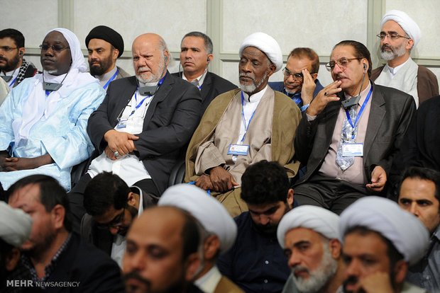 Leader receives participants at the International Congress on the Role of Shia in the Advent and Advancement of Islamic Sciences 