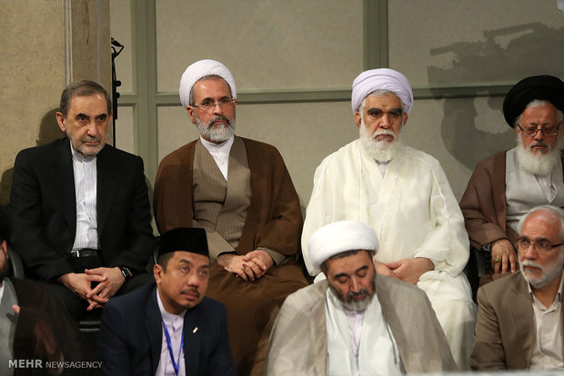 Leader receives participants at the International Congress on the Role of Shia in the Advent and Advancement of Islamic Sciences 