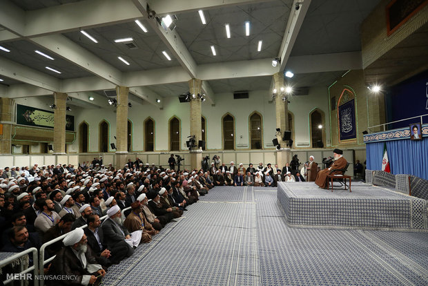 Leader receives participants at the International Congress on the Role of Shia in the Advent and Advancement of Islamic Sciences 