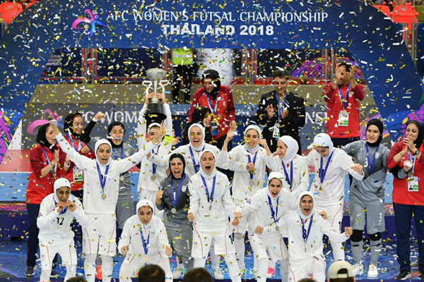 en anden Modtager molekyle Masoud Soltanifar congratulates Iran women's futsal team over winning Asian  title - Tehran Times