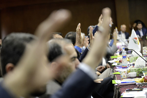 تدوین آئین‌نامه انتخابات فدراسیون‌ها بدون تعیین «رئیس مجمع»/ وزیر «بی اختیار» می‌ماند؟