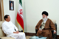 Ayatollah Ali Khamenei, Leader of the Islamic Revolution, told visiting Sri Lankan President Maithripala Sirisena on Sunday that Asian countries should enhance cooperation in a bid to boost their stre