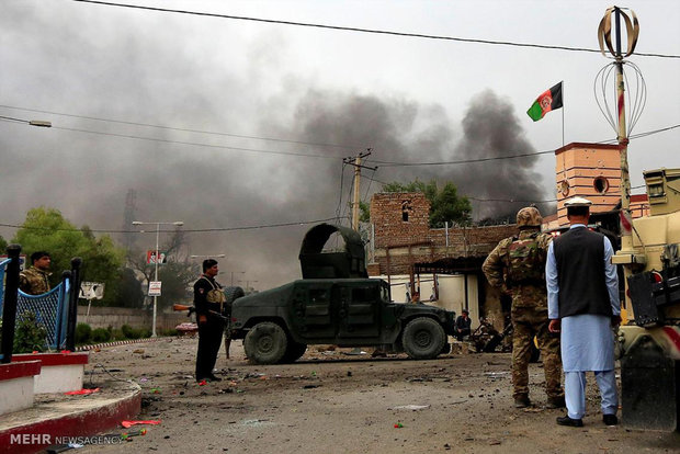 مقتل 3 جنود للناتو بتفجير انتحاري شرقي أفغانستان