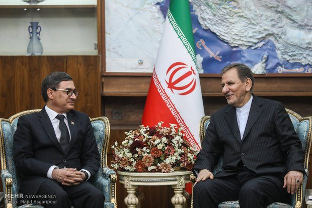 افغانستان کے وزیر دفاع کی ایران کے نائب صدر سے ملاقات