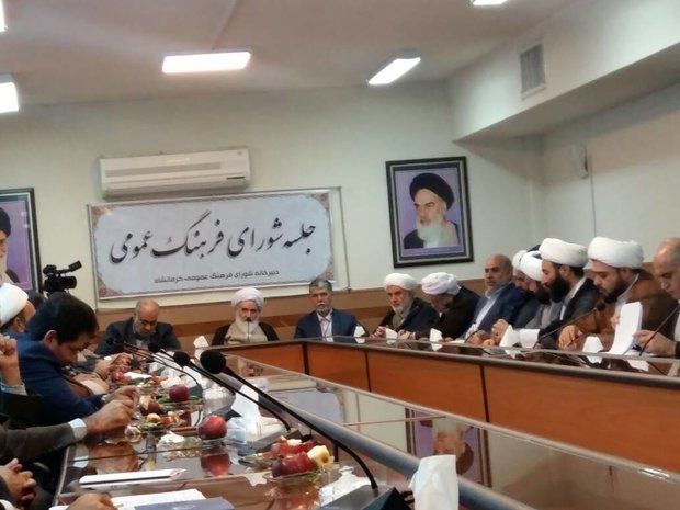 میراث فرهنگی به جای برگزاری رقص و آواز آثار تاریخی را احیا کند
