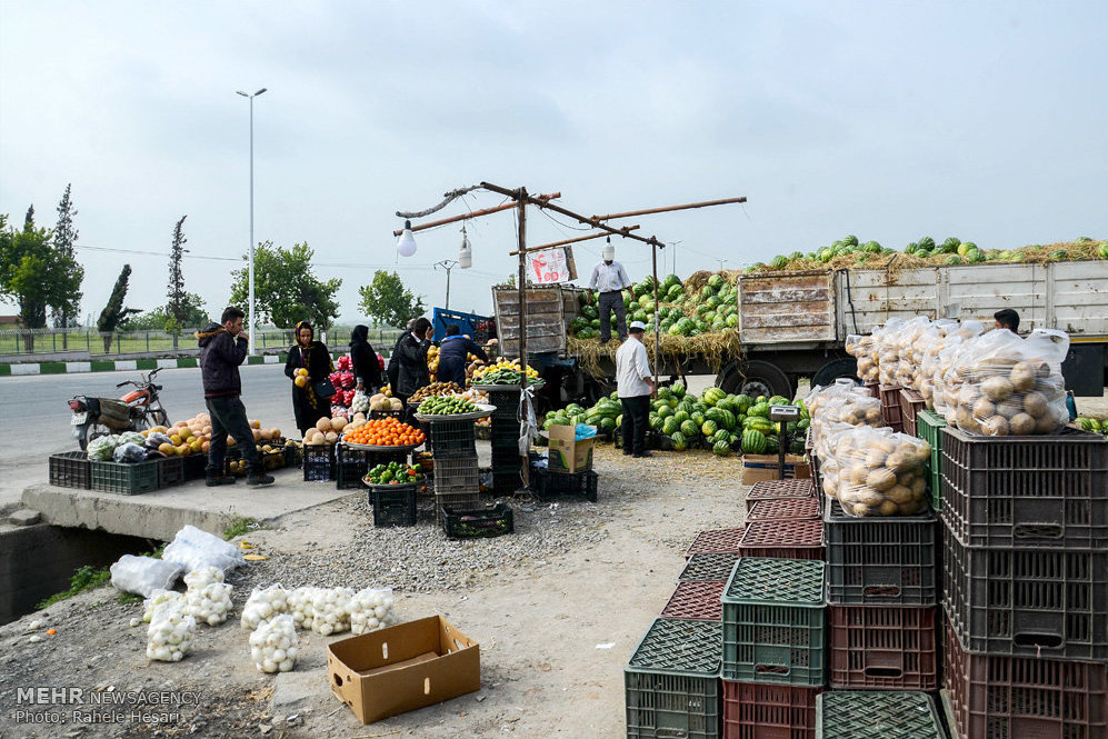معابر گلستان در قرق وانت بارها/ساماندهی دستفروشان عزم جدی میطلبد