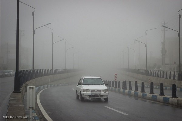 مه موضعی برخی از جاده های زنجان را فرا گرفته است