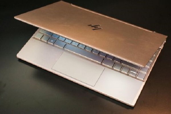 تولید لپ تاپ های همه کاره/ اولین رایانه رومیزی سازگار با «الکسا»