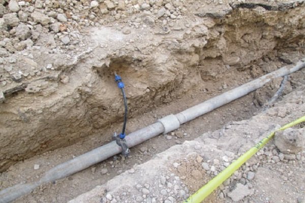 اصلاح و توسعه۱۵۰۰ متر شبکه توزیع آب شرب در ورامین
