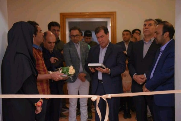 عکسهای زندگی عشایر استان در خانه هنرمندان تهران بر روی دیوار رفت