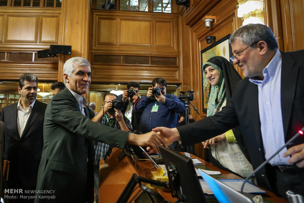 Mayor Afshani takes oath of office