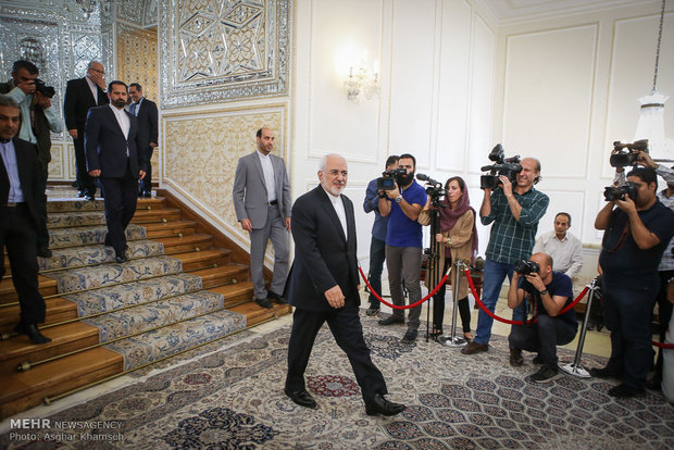 FM Zarif receives EU energy commissioner