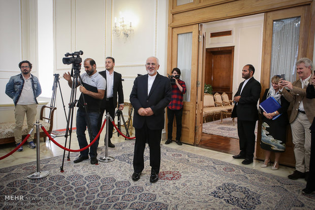 FM Zarif receives EU energy commissioner