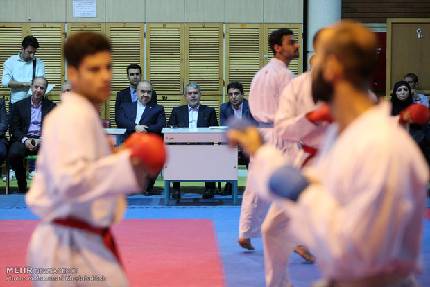 بازدید وزیر ورزش و جوانان از اردوی تیم ملی کاراته