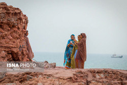  people visit the centuries-old ruins of a Portuguese sea fort on Hormuz Island, southern Iran.