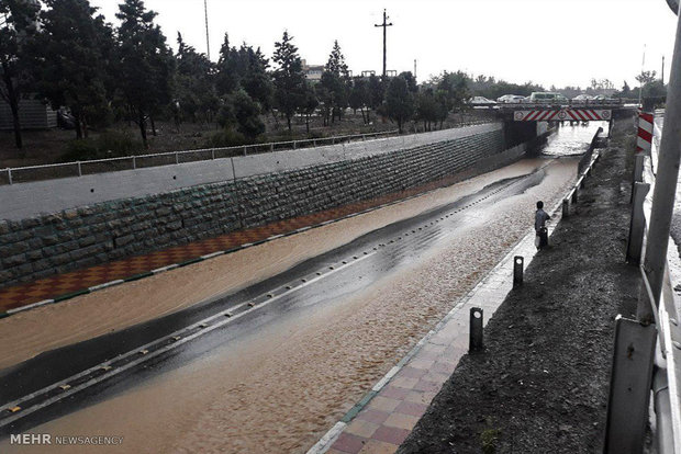 بارش شدید باران و آبگرفتگی معابر در کرج