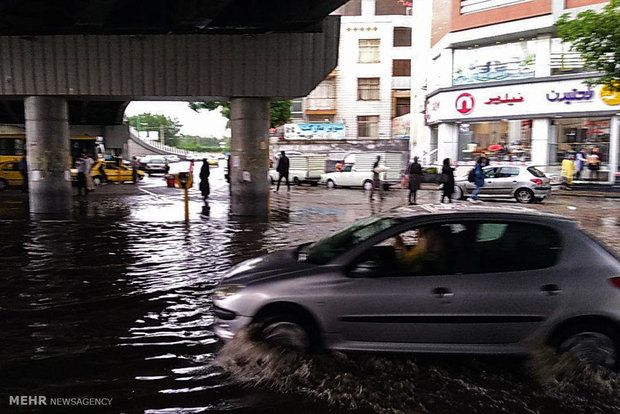 بارش شدید باران و آبگرفتگی معابر در کرج