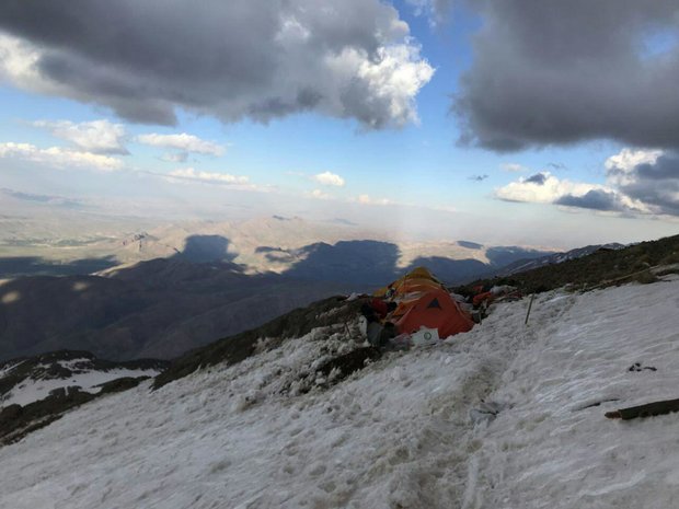 نجات زوج کوهنورد کاشانی از ارتفاعات کوهستانی 