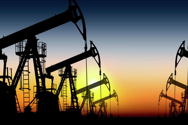 Irak'ın petrol gelirleri Nisan'da yarıya düştü
