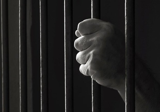 چک، خانواده 3 نفره را روانه زندان کرد/ کودک ۳ ساله در زندان