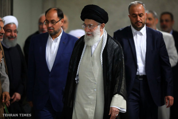 Heads of government branches, authorities meet with Ayatollah Khamenei