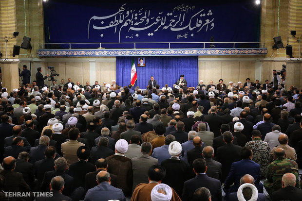 Heads of government branches, authorities meet with Ayatollah Khamenei