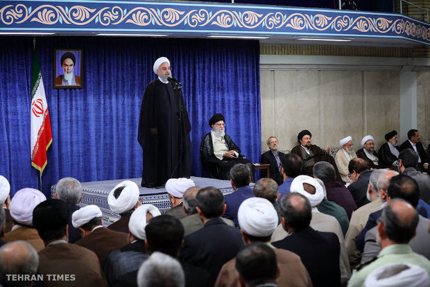 Heads of government branches, authorities meet with Ayatollah Khamenei