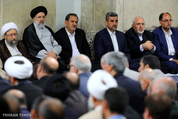 Heads of government branches, authorities meet with Ayatollah Khamenei