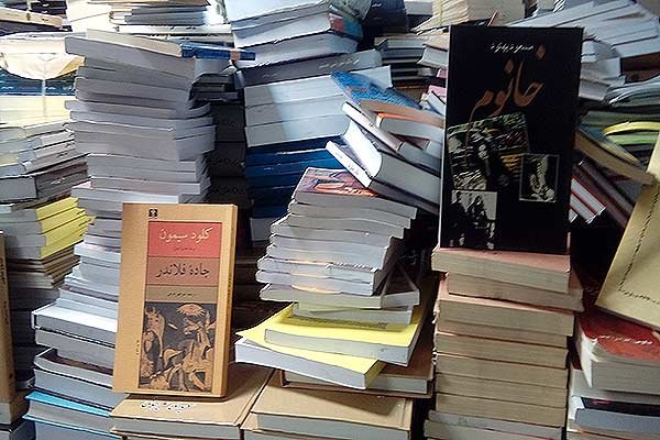 کشف یک کتابفروشی قاچاق دیگر در تهران