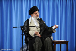 University students meet with Ayatollah Khamenei