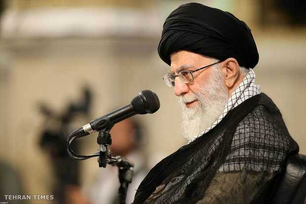 University students meet with Ayatollah Khamenei