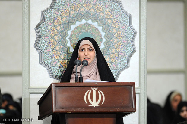 University students meet with Ayatollah Khamenei