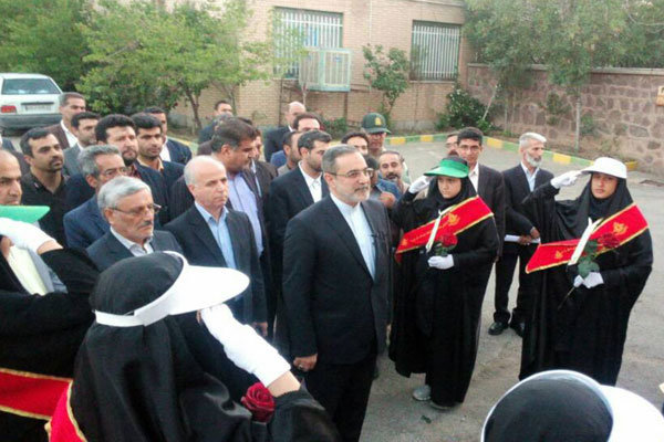 وزیر آموزش و پرورش به شهدای «کیلان» ادای احترام کرد - خبرگزاری مهر | اخبار  ایران و جهان | Mehr News Agency