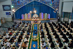 حضور باشکوه مردم در مراسم جزء خوانی قرآن کریم در حسینیه «ثارالله» خرم‌آباد