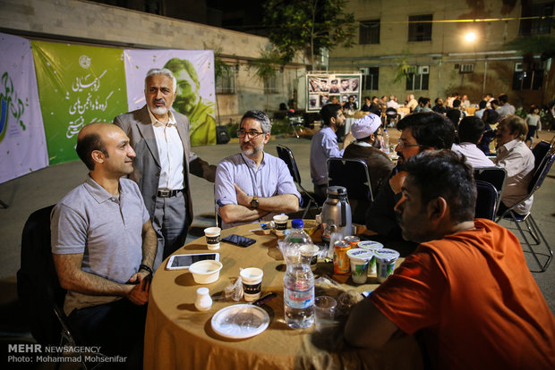 افطاری انجمن عکاسان انقلاب و دفاع مقدس